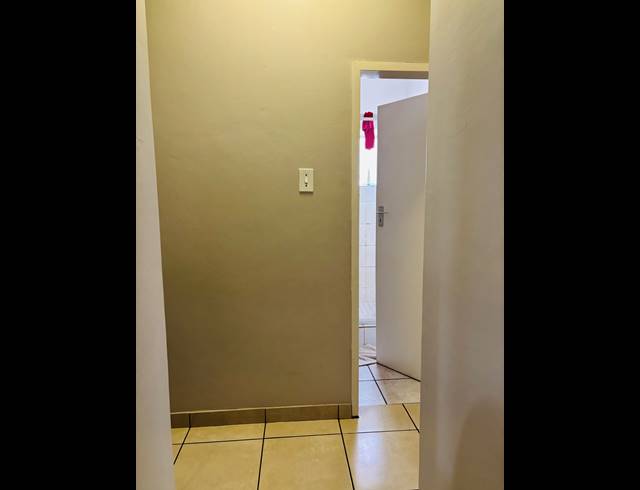 2 BEDROOM APARTMENT FOR SALE IN WATERKLOOF GLEN